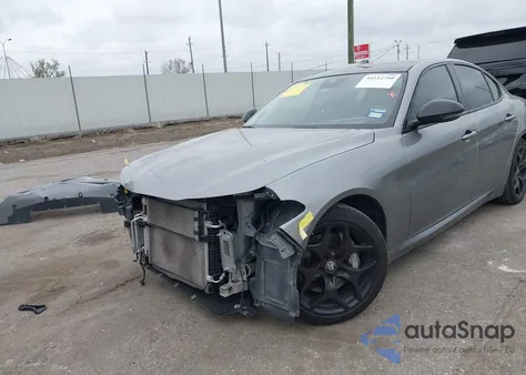 2021 Alfa Romeo Giulia Rwd z USA, uszkodzony, nr VIN ZARFAMAN3M7644958